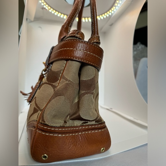 Coach Carry All Hampton "C'"s Tan Canvas and Leather - Picture 3 of 9